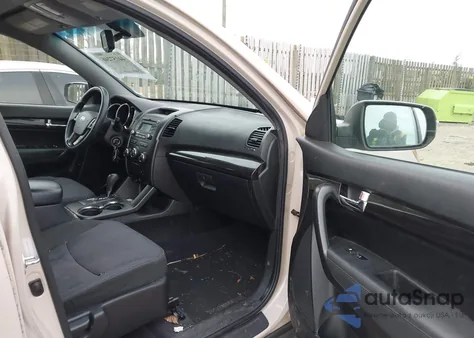 2011 Kia Sorento Lx from USA, damaged, VIN 5XYKT4A15BG170818